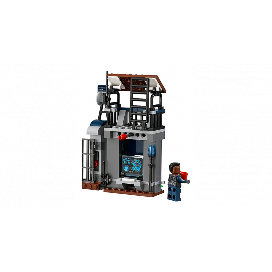 Designer of LEGO Jurassic World Dilofozavr's Attack on a Sentry Post (75931) Designer of LEGO Jurassic World Dilofozavr's Attack on a Sentry Post (75931)