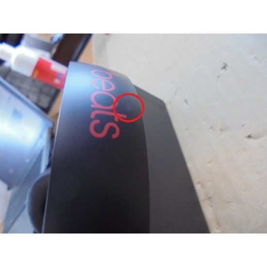 Beats Solo3 Wireless On-Ear Headphones Black-Red earphones (MRQC2ZM/A) Beats Solo3 Wireless On-Ear Headphones Black-Red earphones (MRQC2ZM/A)