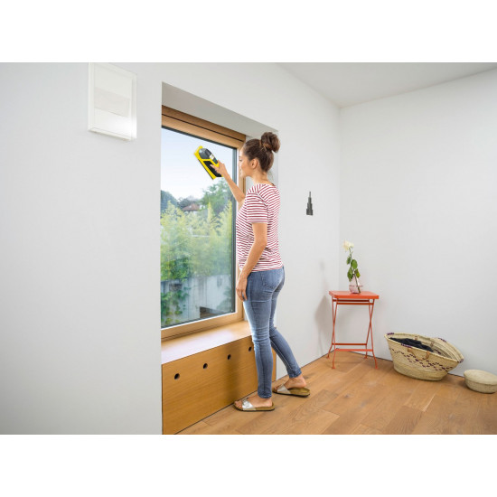The vacuum cleaner for washing of windows of Karcher of KV 4 (vibropad) yellow The vacuum cleaner for washing of windows of Karcher of KV 4 (vibropad) yellow