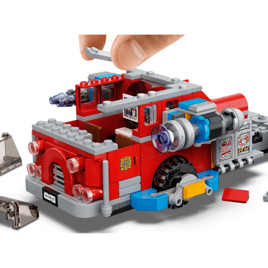 Designer of LEGO Hidden Side Phantom fire truck (70436) Designer of LEGO Hidden Side Phantom fire truck (70436)