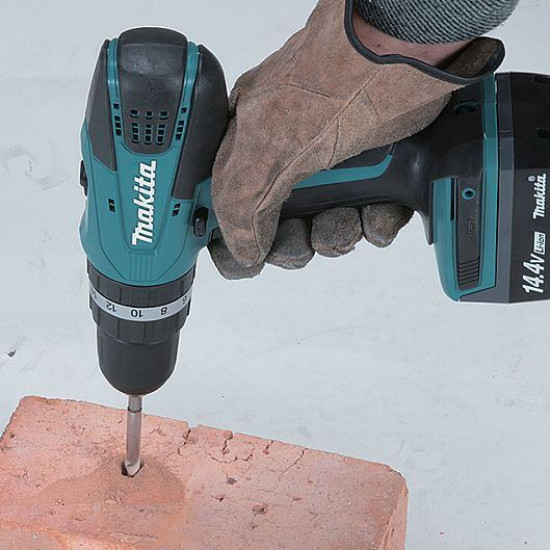 Акумуляторний ударний шуруповерт Makita HP347DWE Акумуляторний ударний шуруповерт Makita HP347DWE