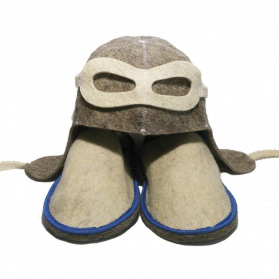 Set for baths and saunas Unomag Pilot hat slippers 43-44 in a package Set for baths and saunas Unomag Pilot hat slippers 43-44 in a package
