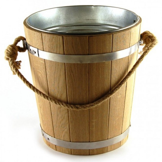 Bath bucket oak with metal insert 7 l. Bath bucket oak with metal insert 7 l.