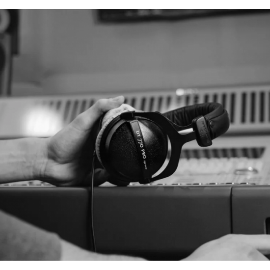 Наушники Beyerdynamic DT 770 PRO 250 Om (235251) Наушники Beyerdynamic DT 770 PRO 250 Om (235251)