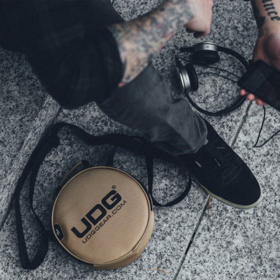 Сумка для навушників UDG Ultimate DIGI Headphone Bag Gold (U9950GD) Сумка для навушників UDG Ultimate DIGI Headphone Bag Gold (U9950GD)