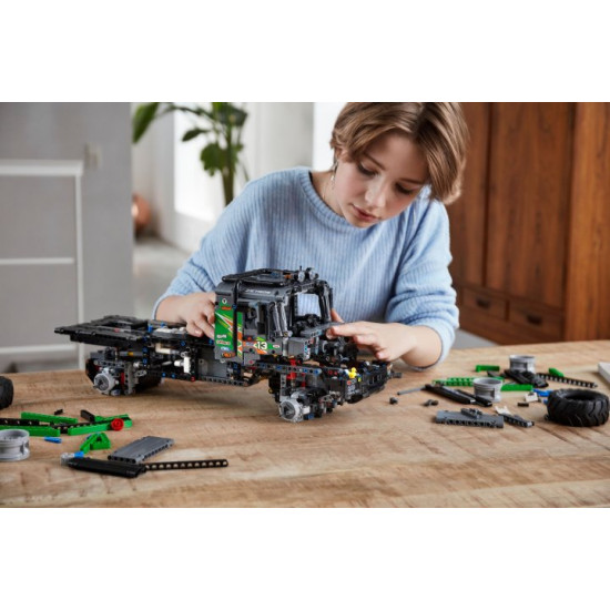 LEGO Technic all-wheel drive off-road truck Mercedes-Benz Zetros 2110 pieces (42129) LEGO Technic all-wheel drive off-road truck Mercedes-Benz Zetros 2110 pieces (42129)