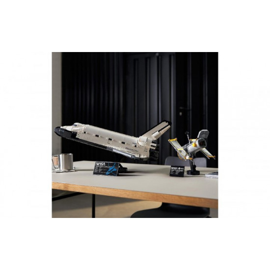 LEGO NASA construction set: Space Shuttle Discovery 2354 parts (10283) LEGO NASA construction set: Space Shuttle Discovery 2354 parts (10283)