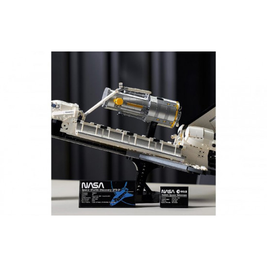 LEGO NASA construction set: Space Shuttle Discovery 2354 parts (10283) LEGO NASA construction set: Space Shuttle Discovery 2354 parts (10283)
