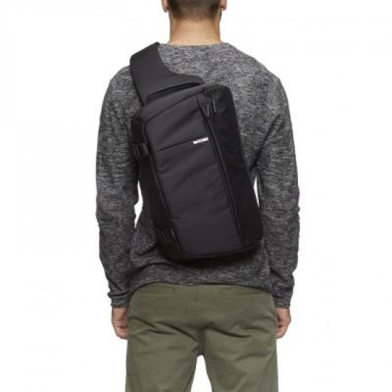 Фото сумка Incase DSLR Sling Pack, Nylon, Black (CL58067) Фото сумка Incase DSLR Sling Pack, Nylon, Black (CL58067)