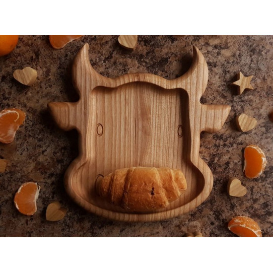 Children's plate Bull, dishes for children made of wood, eco-ware MDA 175x170x20 mm (MDK-14) Children's plate Bull, dishes for children made of wood, eco-ware MDA 175x170x20 mm (MDK-14)