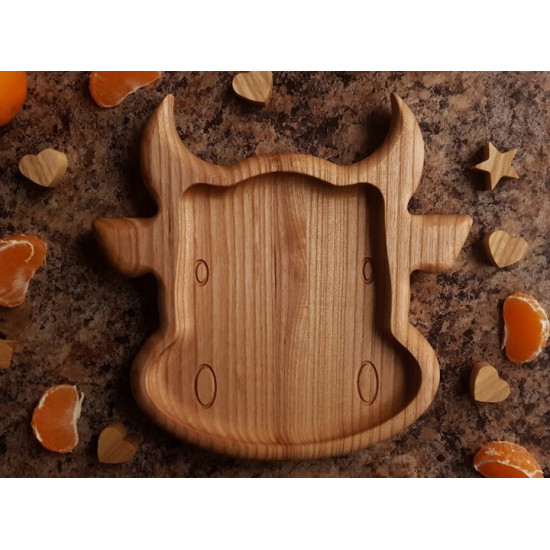 Children's plate Bull, dishes for children made of wood, eco-ware MDA 175x170x20 mm (MDK-14) Children's plate Bull, dishes for children made of wood, eco-ware MDA 175x170x20 mm (MDK-14)