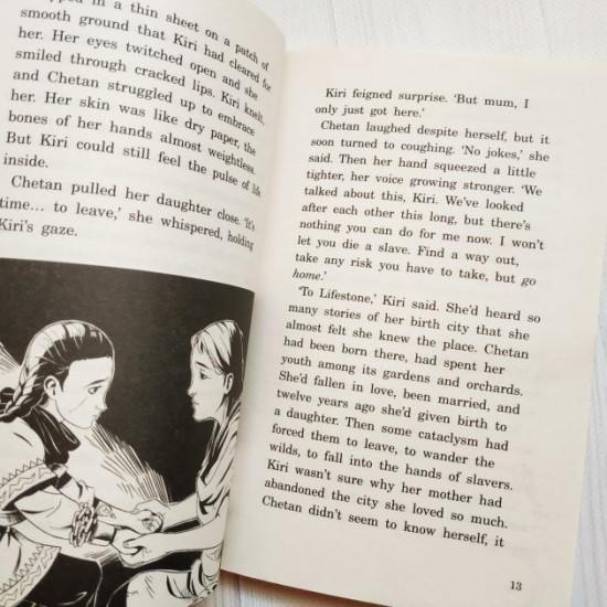 Children's book in English Warhamer Adventures 2 in 1 Used Children's book in English Warhamer Adventures 2 in 1 Used