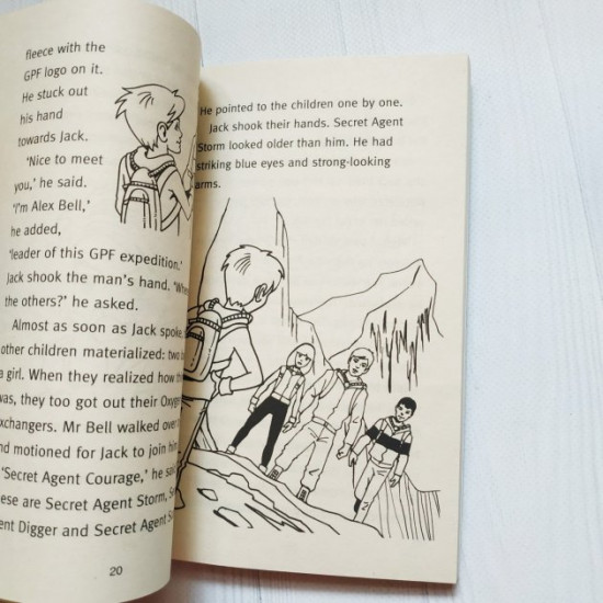 Children's book in English Secret Agent Jack Stalwart. Nepal - ES Hunt Used Children's book in English Secret Agent Jack Stalwart. Nepal - ES Hunt Used