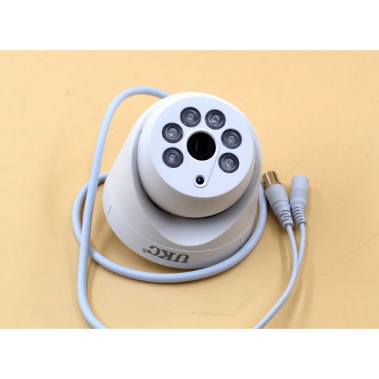 Купольна камера UKC CAD Z201 AHD 4mp 3.6mm ZDX з ІЧ-підсвічуванням Купольна камера UKC CAD Z201 AHD 4mp 3.6mm ZDX з ІЧ-підсвічуванням
