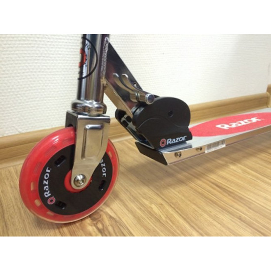 Самокат Razor A125 Al GS Red (13072258) Самокат Razor A125 Al GS Red (13072258)