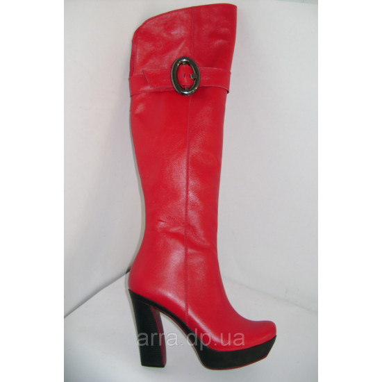 Red heels with heels.Free shipping Sizes from 36 to 40. Red heels with heels.Free shipping Sizes from 36 to 40.