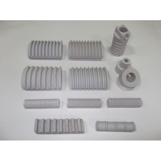 ceramic insulators 1000 pcs. ceramic insulators 1000 pcs.