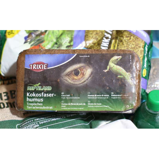 Trixie Tropical terrarium substrate - Filler coconut substrate for a terrarium Trixie Tropical terrarium substrate - Filler coconut substrate for a terrarium