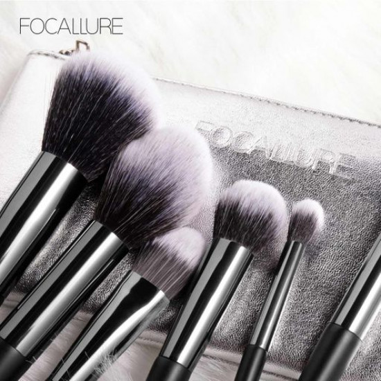 A set of brushes for a make-up of Focallure Brushes Bundle with a make-up bag, 10 pieces A set of brushes for a make-up of Focallure Brushes Bundle with a make-up bag, 10 pieces