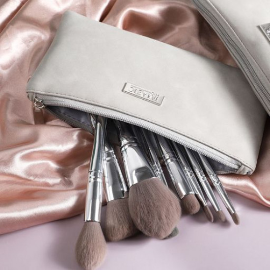 A set of brushes for a make-up of Imagic Beginer Fav Eye&Face Brush Set, TL-438, 13 pieces + a cover A set of brushes for a make-up of Imagic Beginer Fav Eye&Face Brush Set, TL-438, 13 pieces + a cover