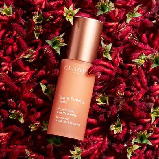 The rejuvenating skin serum around eyes of Clarins Extra-Firming Yeux, 15 ml The rejuvenating skin serum around eyes of Clarins Extra-Firming Yeux, 15 ml