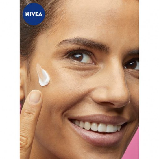 The moisturizing cream for the person Nivea Care with an aloe belief, for sensitive skin, 100 ml The moisturizing cream for the person Nivea Care with an aloe belief, for sensitive skin, 100 ml