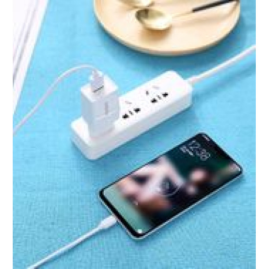 Зарядное устройство FONENG K210 (5V / 2.1A) Зарядное устройство FONENG K210 (5V / 2.1A)
